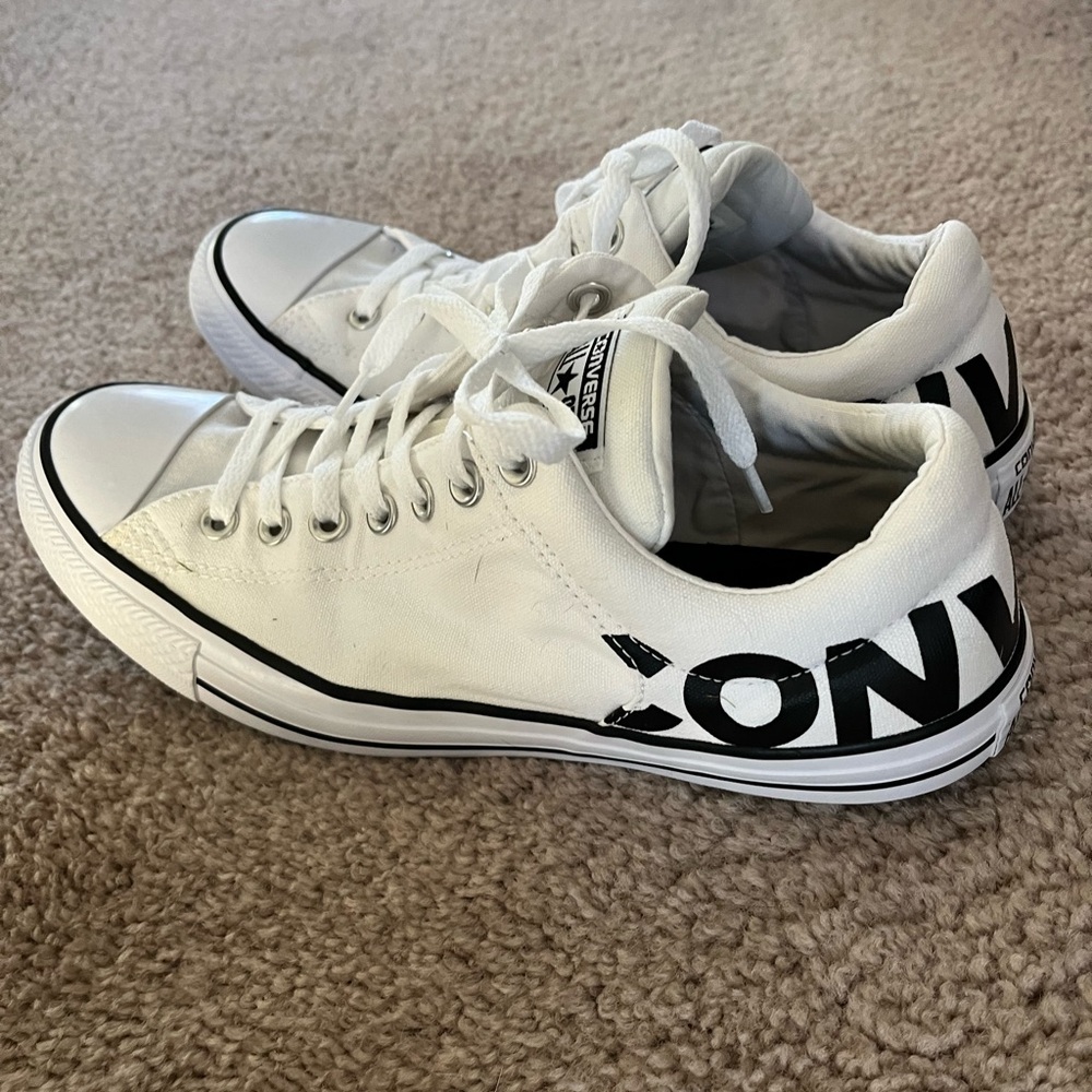 Men’s converse sneaker